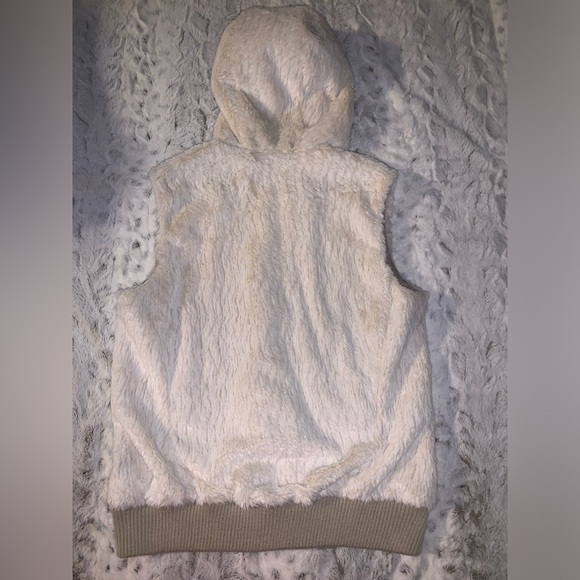 Patagonia Fuzzy Full Zip Hooded Conejo Vest - Picture 5 of 7